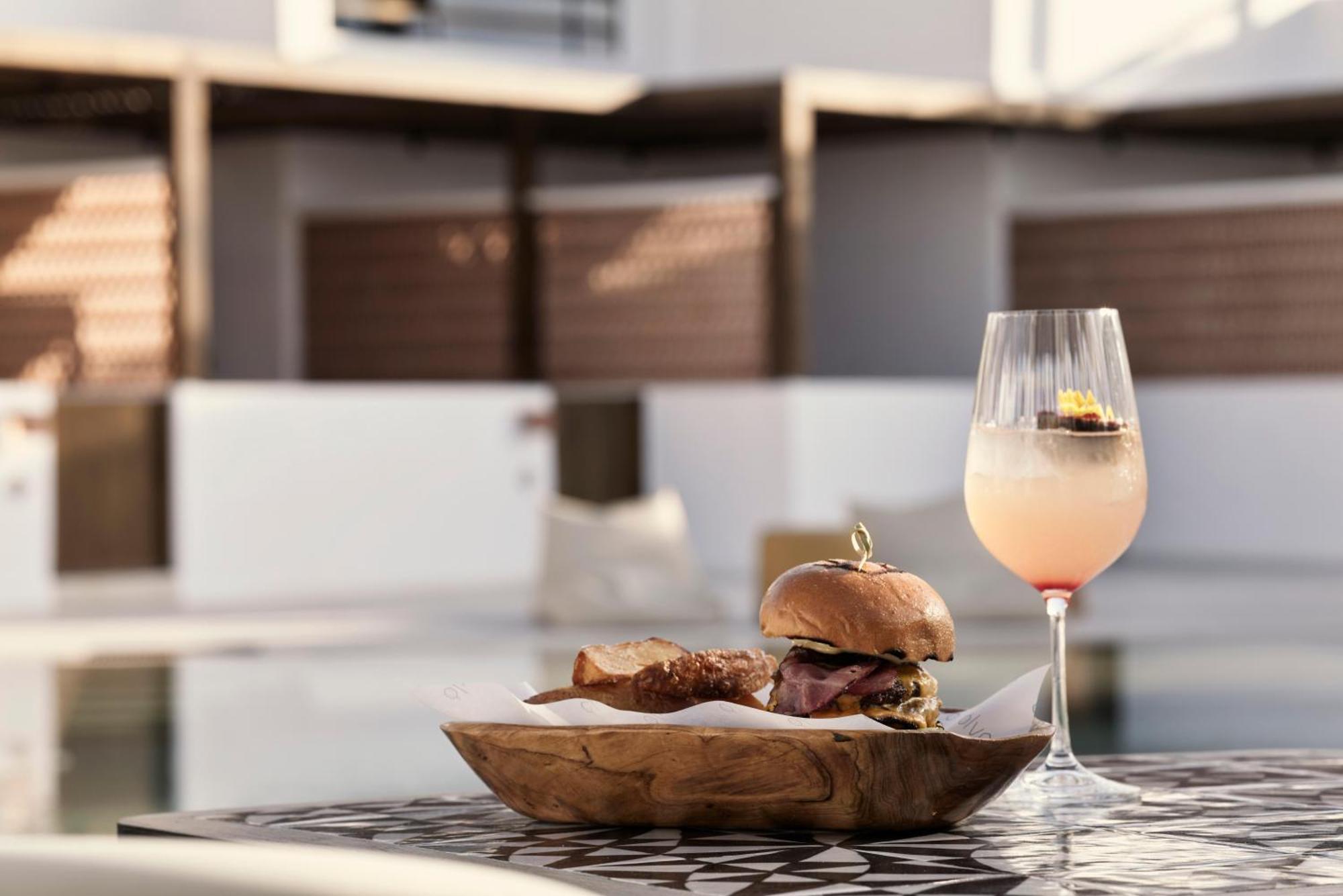 Minois Sugarcube Suites Parasporos Exterior foto